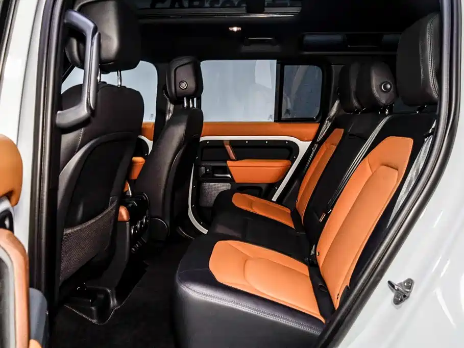 Land Rover Defender — миниатюра 9