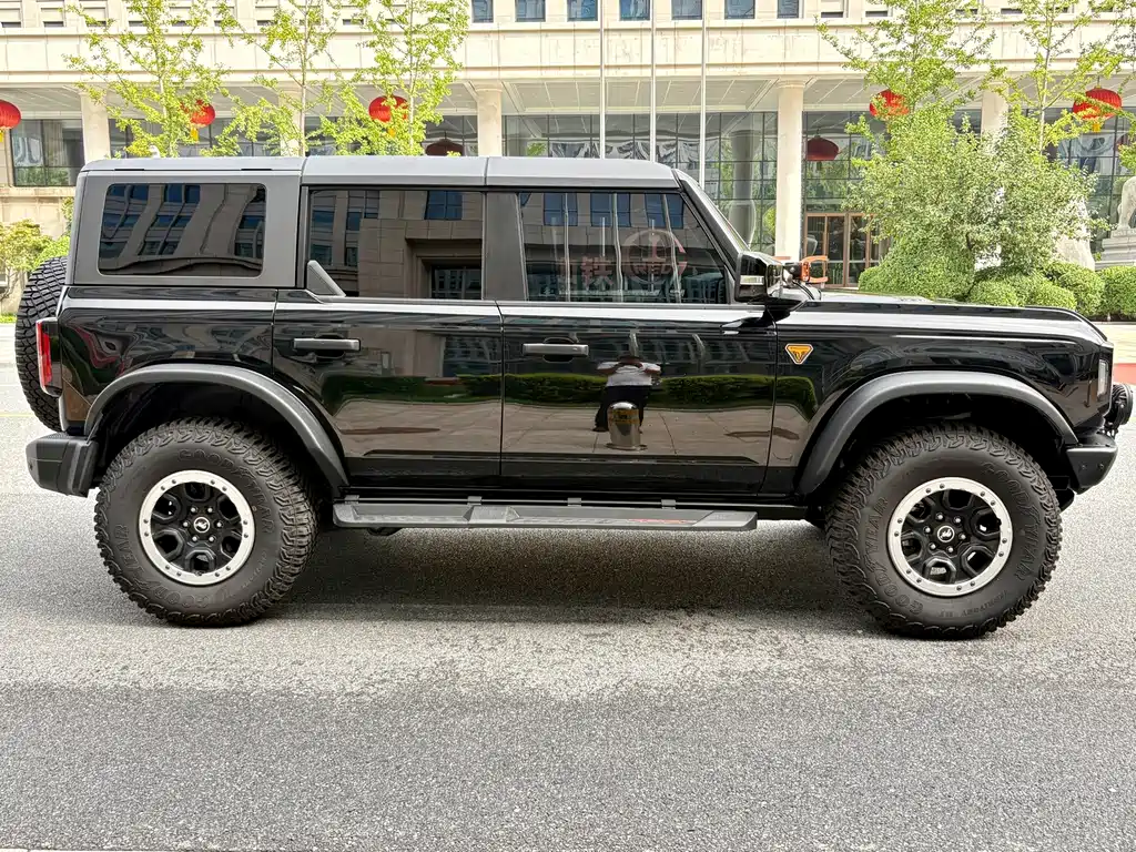 Ford Bronco — миниатюра 7