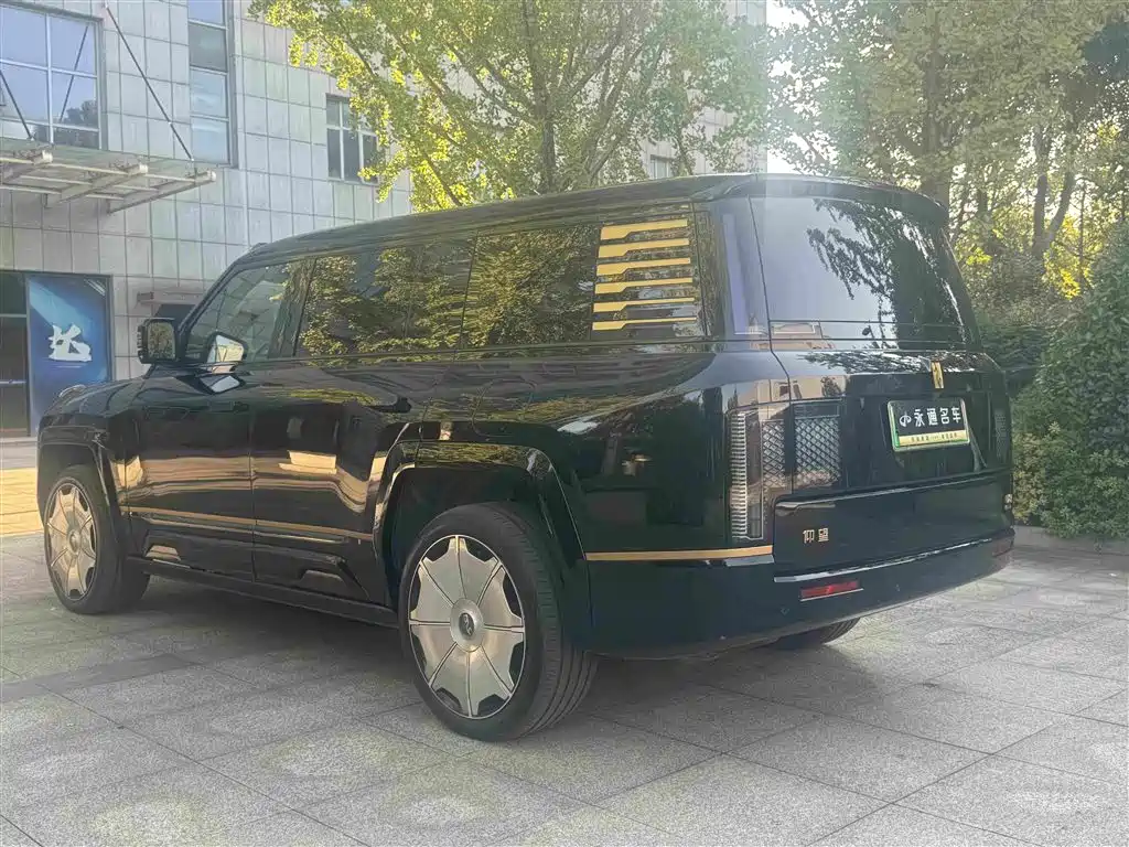 Yangwang Yangwang U8 L — миниатюра 10
