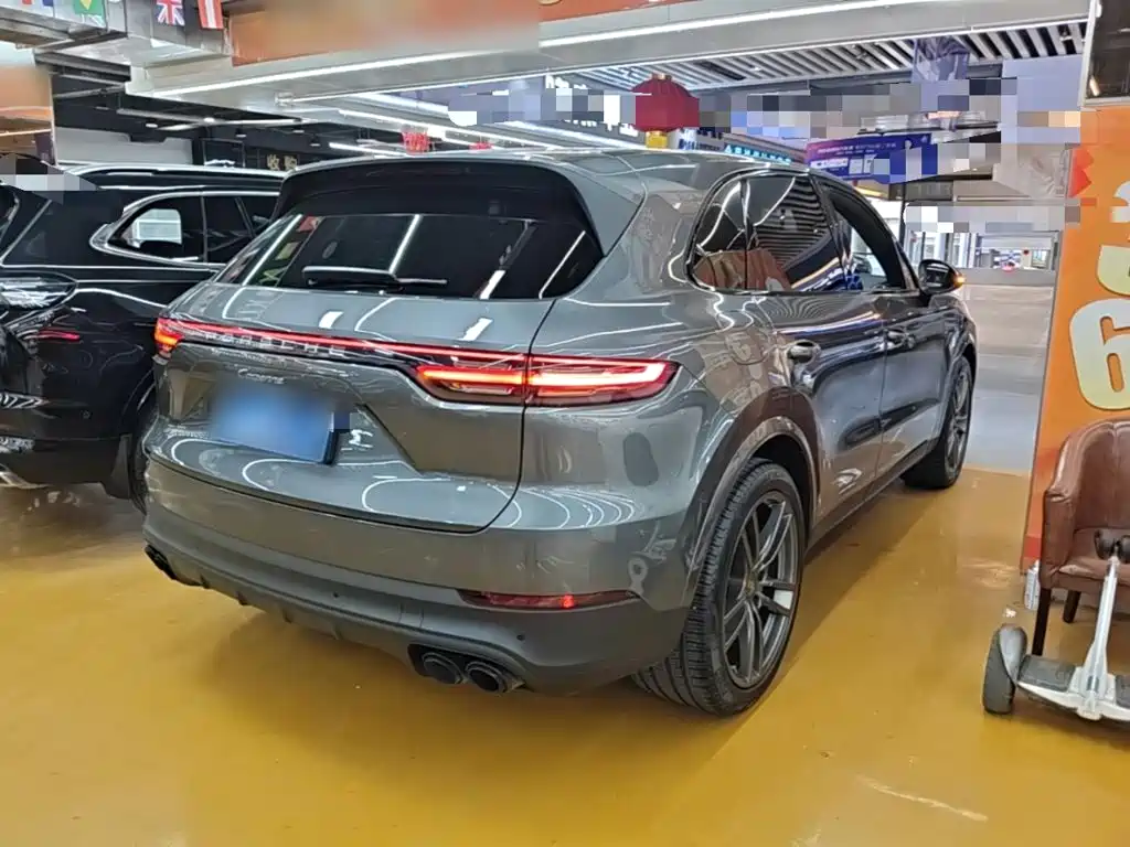 Porsche Cayenne — миниатюра 7