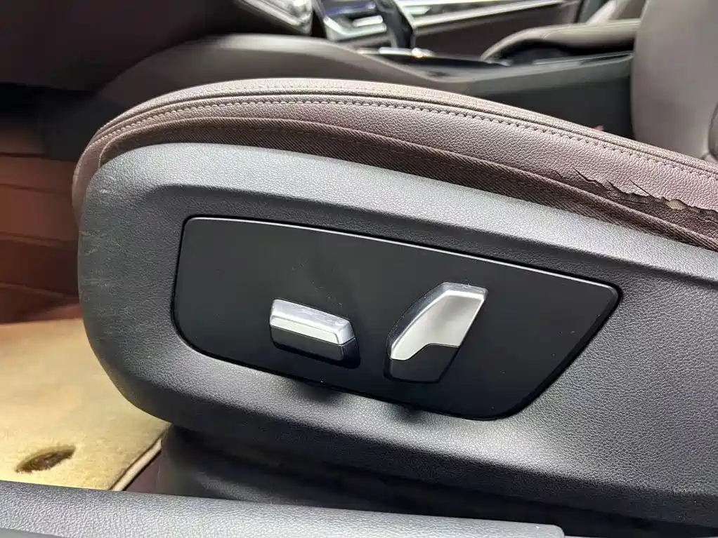 BMW 5 Series — миниатюра 6