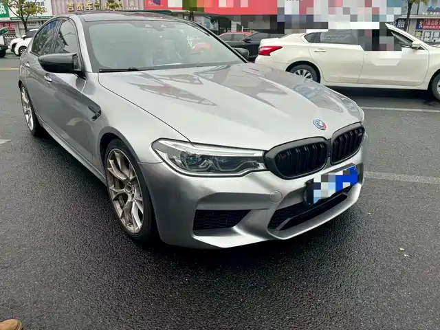 BMW M5 2021