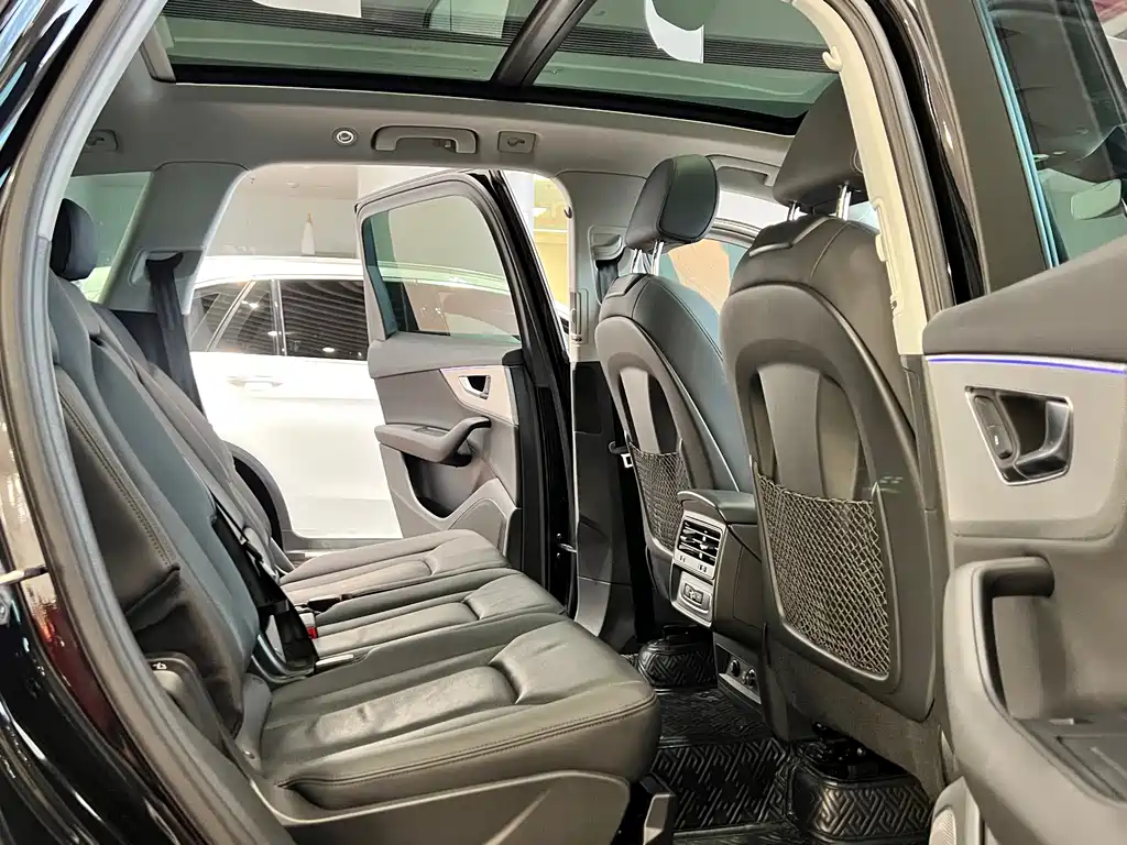 Audi Q7 — миниатюра 16