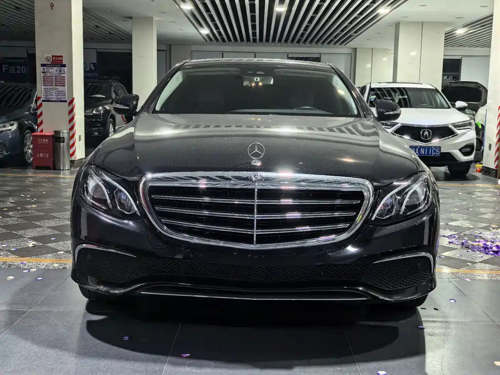 Mercedes-Benz E-Class — миниатюра 2
