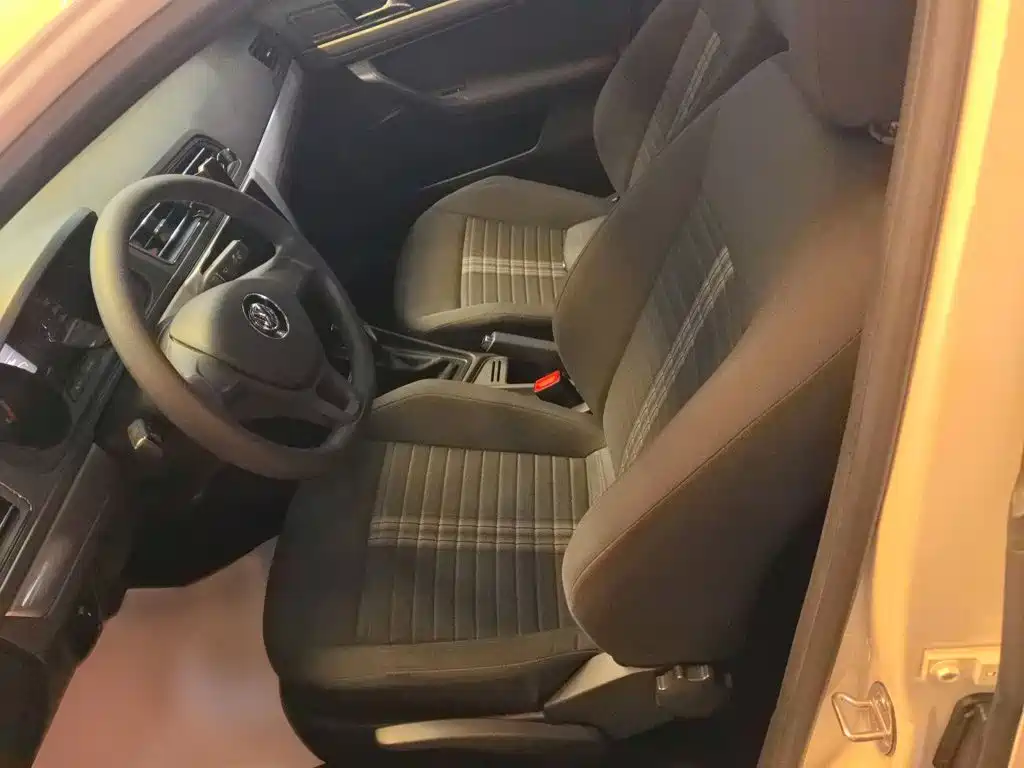 Volkswagen Lavida — миниатюра 9