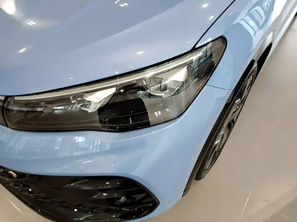 Volkswagen Tiguan L — миниатюра 24