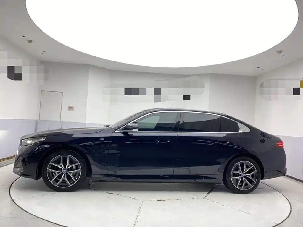 BMW i5 — миниатюра 18