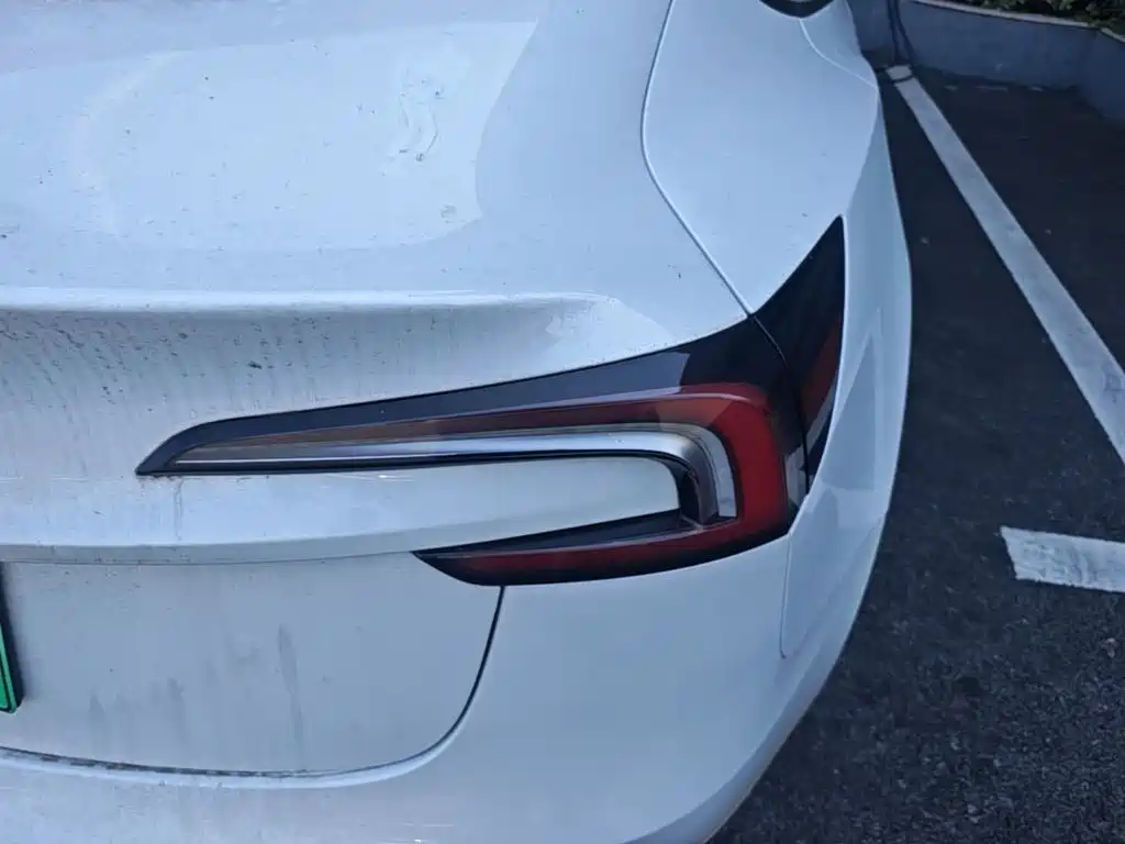 Tesla Model 3 — миниатюра 8