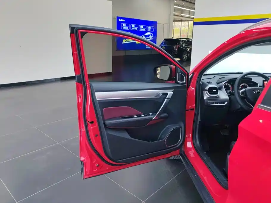Geely Binyue — миниатюра 7