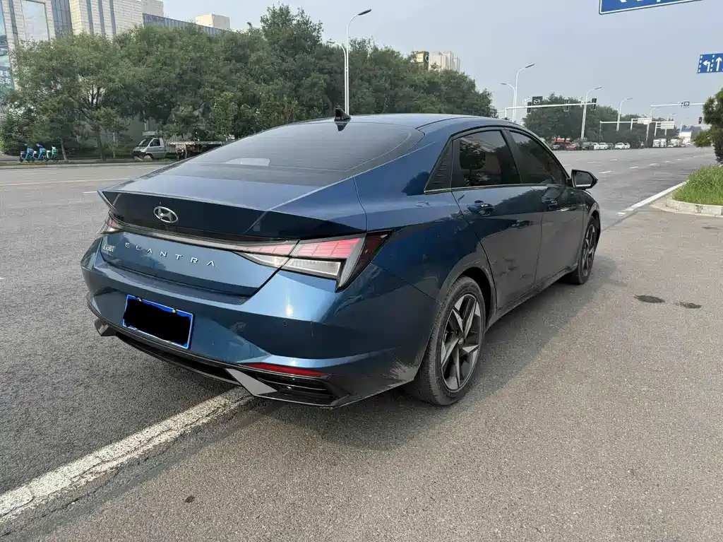Hyundai Elantra — миниатюра 6