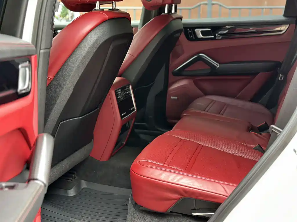 Porsche Cayenne — миниатюра 5