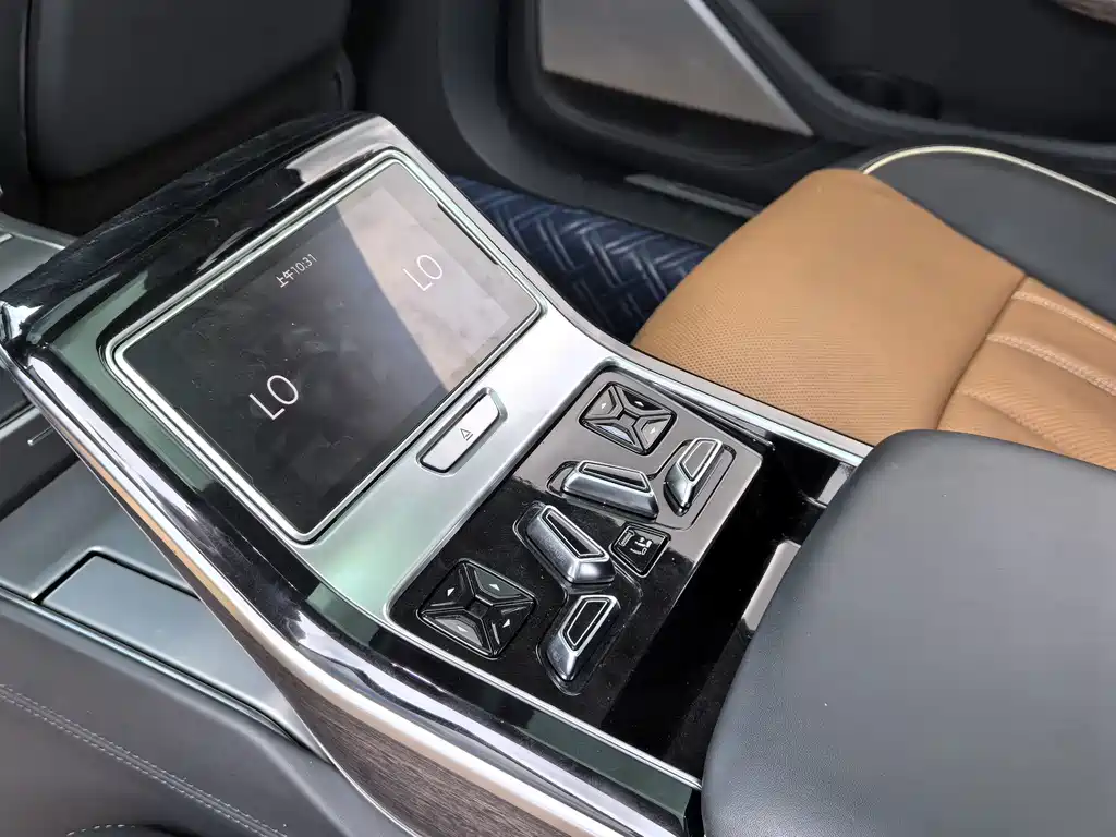 Audi A8 — миниатюра 13