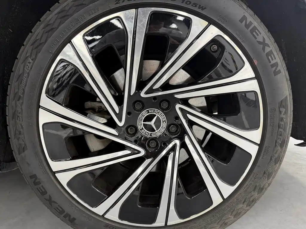 Mercedes-Benz E-Class — миниатюра 12