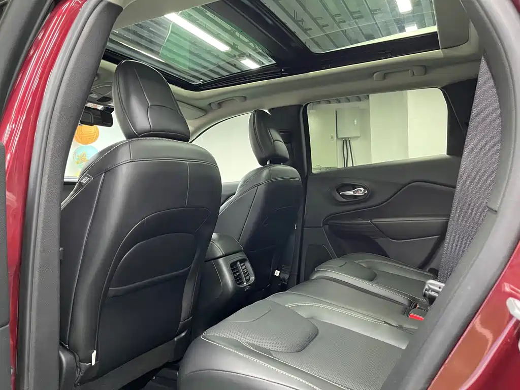 Jeep Cherokee — миниатюра 20