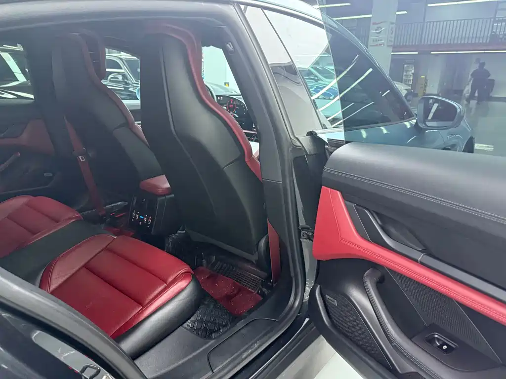 Porsche Taycan — миниатюра 18