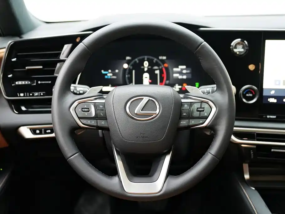 Lexus RX — миниатюра 9