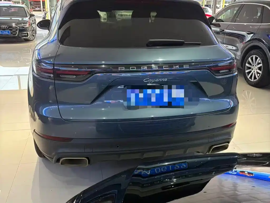 Porsche Cayenne — миниатюра 5