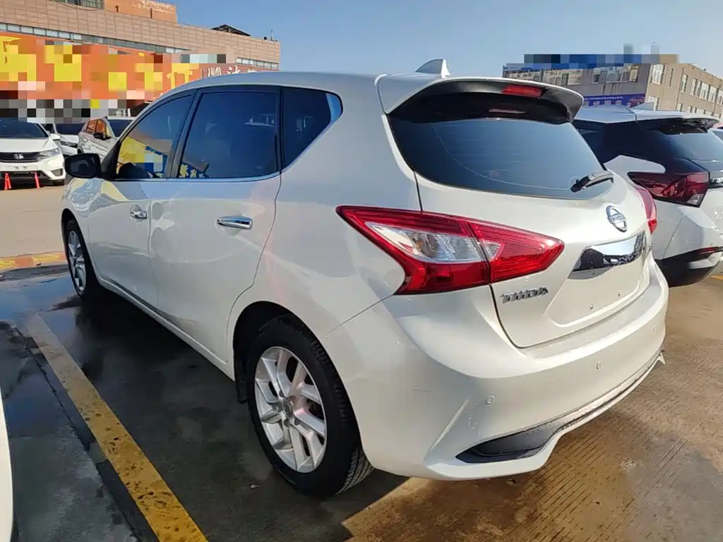 Nissan Tiida — миниатюра 5