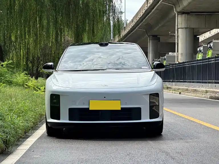 Li Auto Идеальный i6 — миниатюра 2