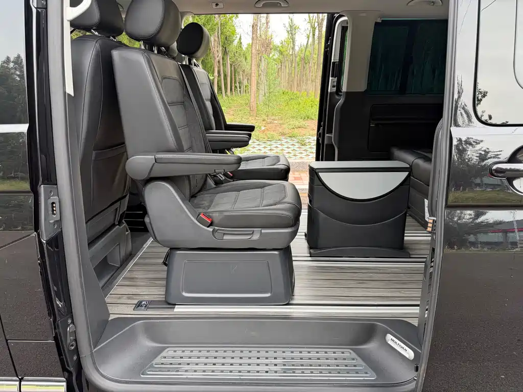 Volkswagen Multivan — миниатюра 15