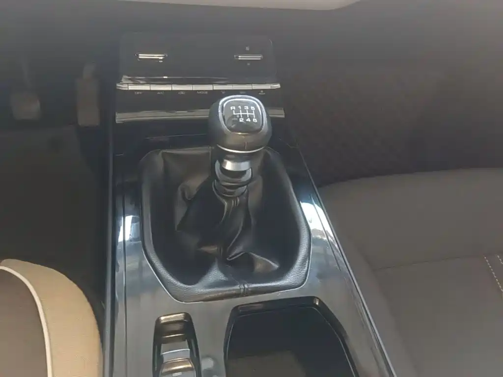 Wuling Victory — миниатюра 14