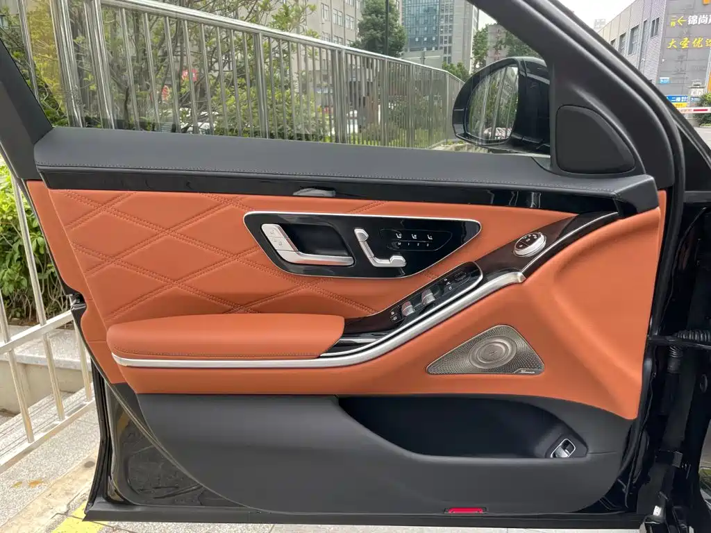 Mercedes-Benz S-Class — миниатюра 10