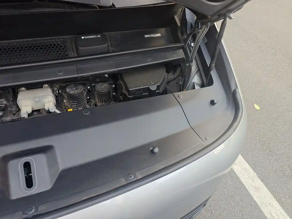 Li Auto Li MEGA — миниатюра 21