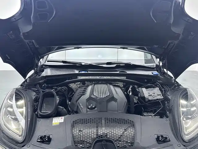 Porsche Macan — миниатюра 9