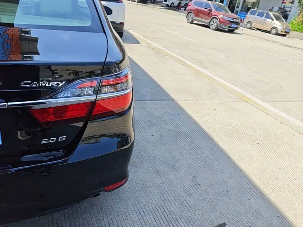 Toyota Camry — миниатюра 8