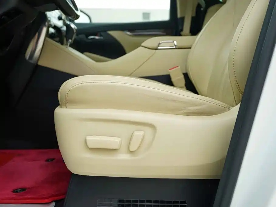 Toyota Alphard — миниатюра 13