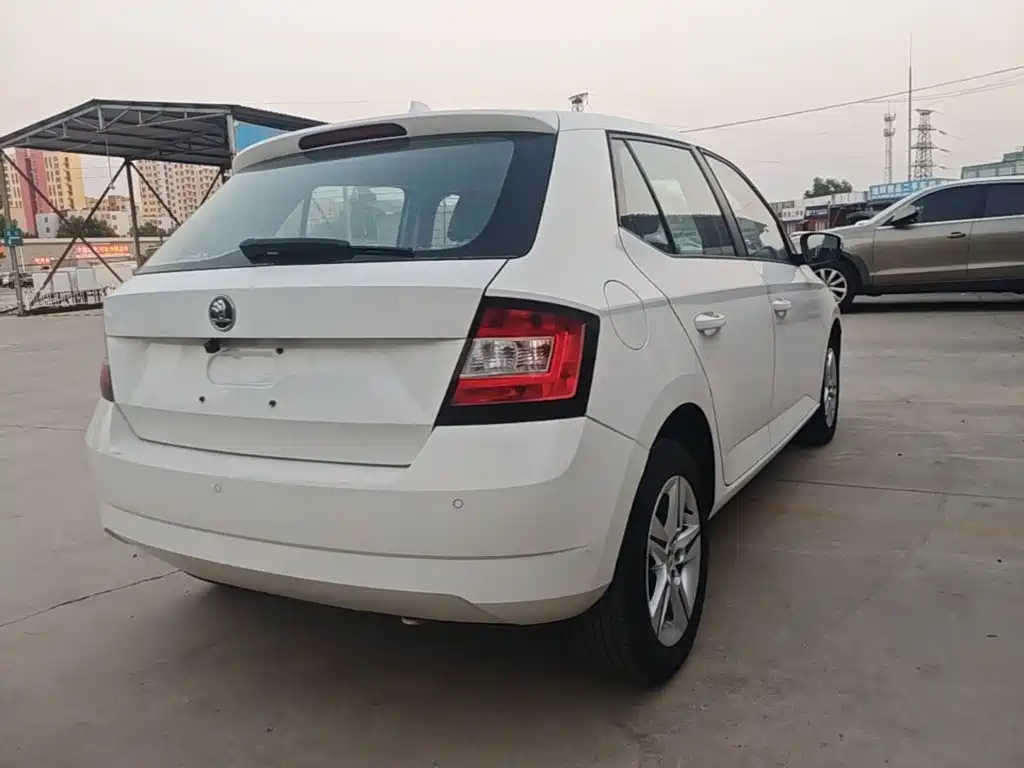 Skoda Fabia — миниатюра 7