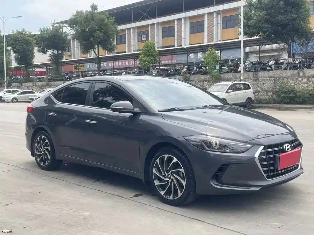 Hyundai Elantra — миниатюра 3