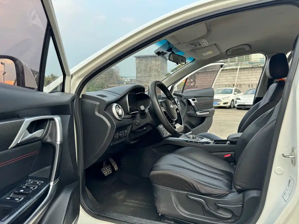 BAIC EU5 — миниатюра 4