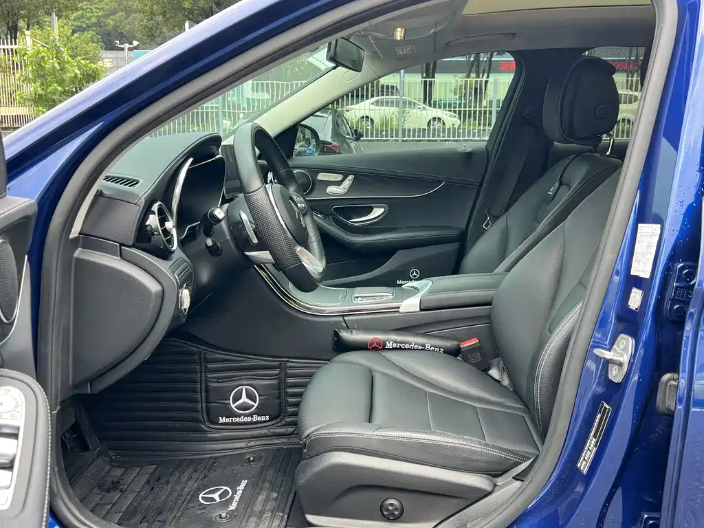 Mercedes-Benz C-Class — миниатюра 5