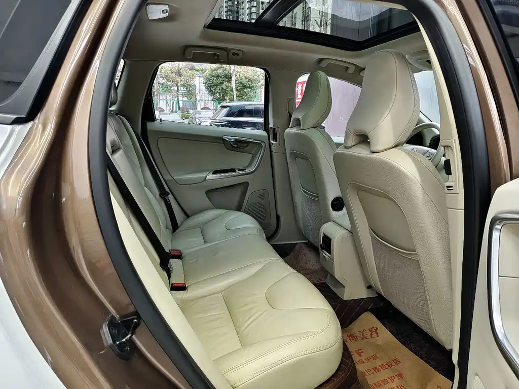 Volvo XC60 (Import) — миниатюра 16
