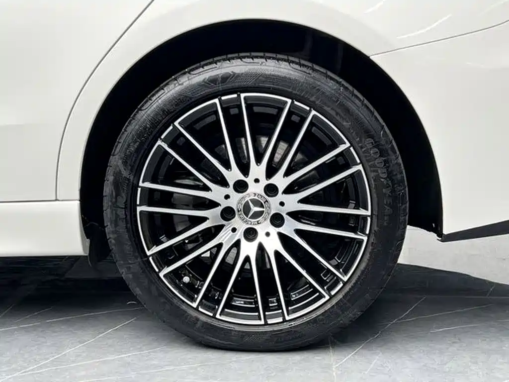 Mercedes-Benz C-Class — миниатюра 14