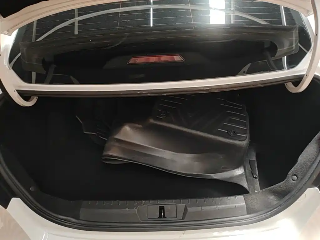 Geely Emgrand — миниатюра 19