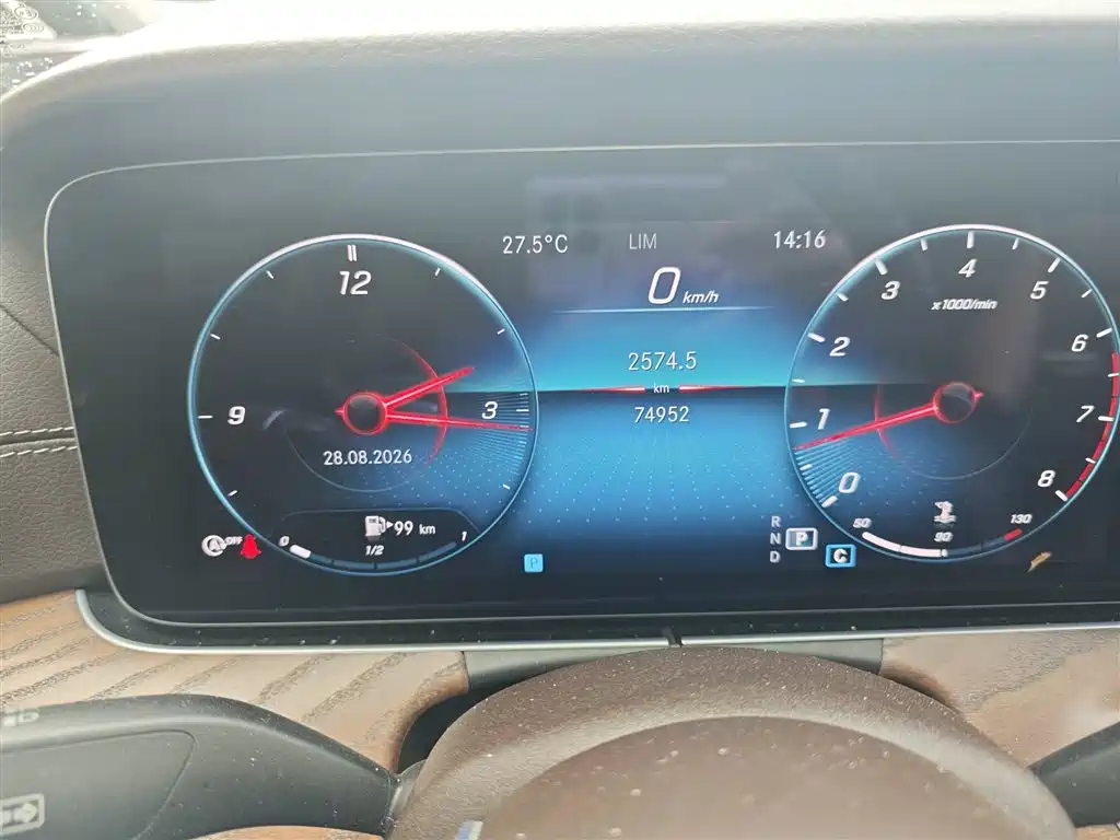 Mercedes-Benz E-Class — миниатюра 6