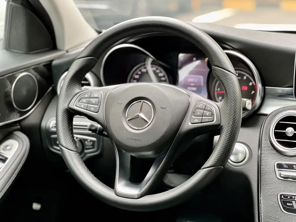 Mercedes-Benz C-Class (Import) — миниатюра 12