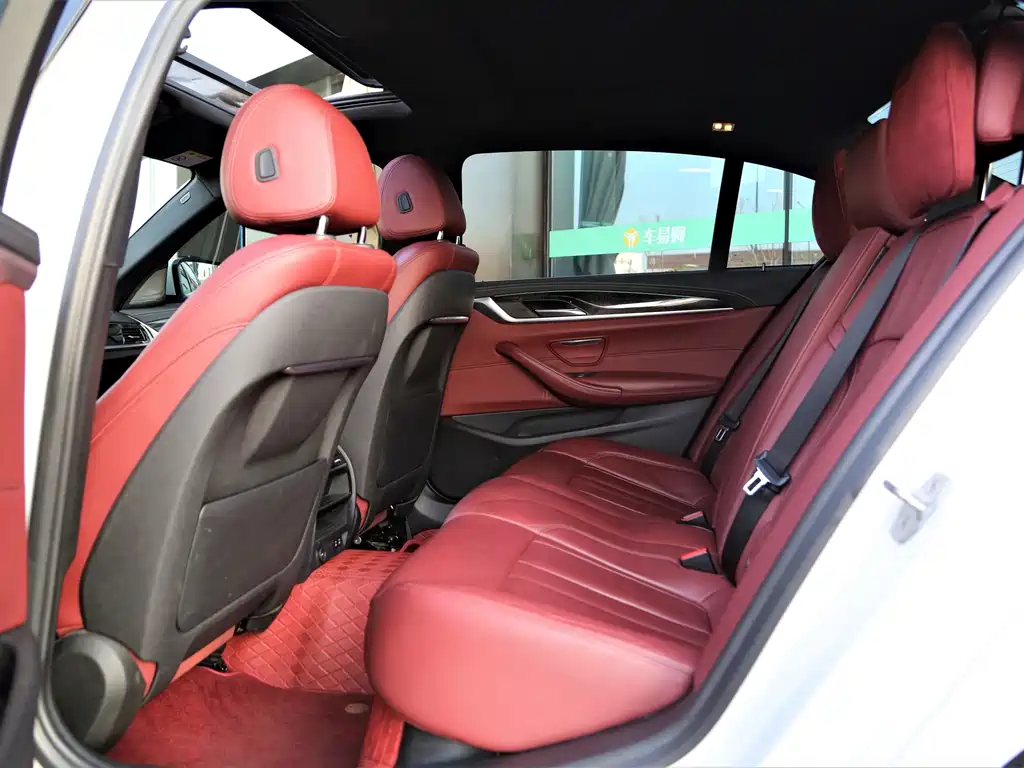 BMW 5 Series — миниатюра 15