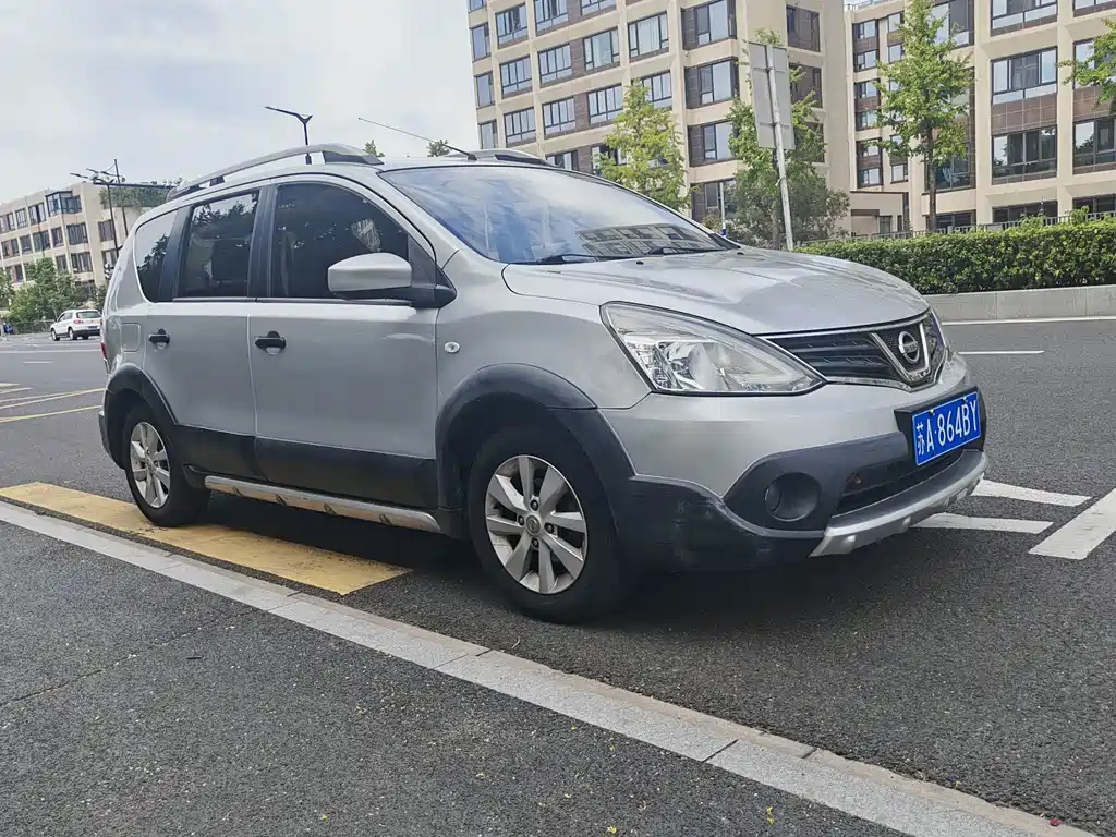 Nissan Livina — миниатюра 3