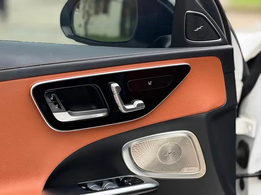 Mercedes-Benz C-Class — миниатюра 6