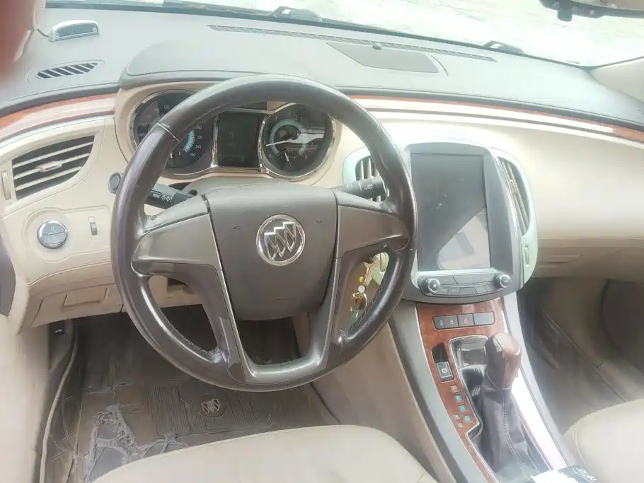 Buick LaCrosse — миниатюра 12