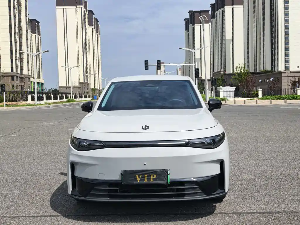 Leapmotor Leapmotor C10 — миниатюра 2