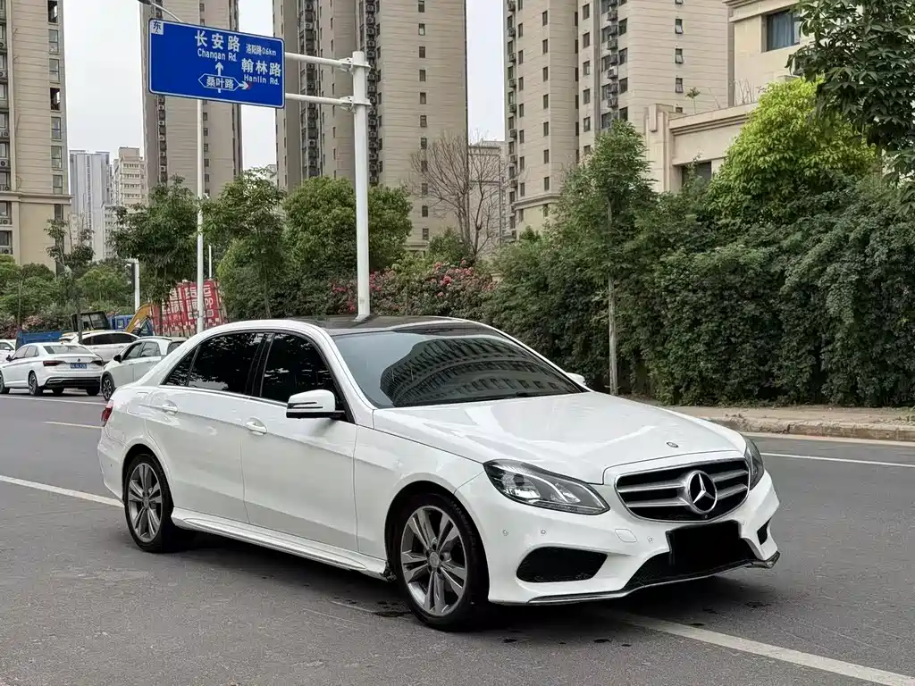 Mercedes-Benz E-Class — миниатюра 3