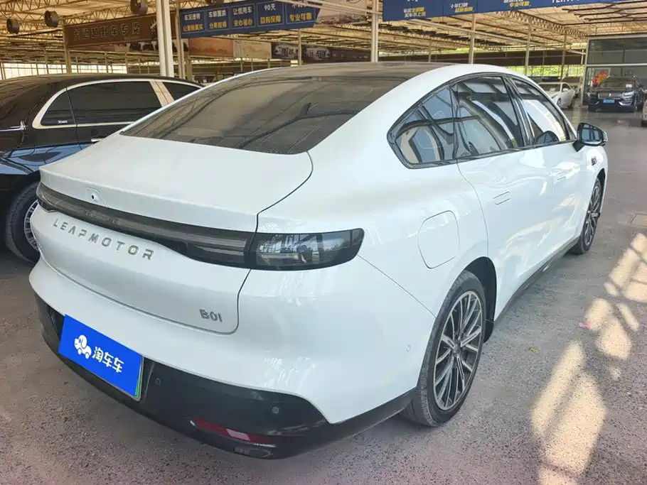 Leapmotor Leapmotor B01 — миниатюра 3