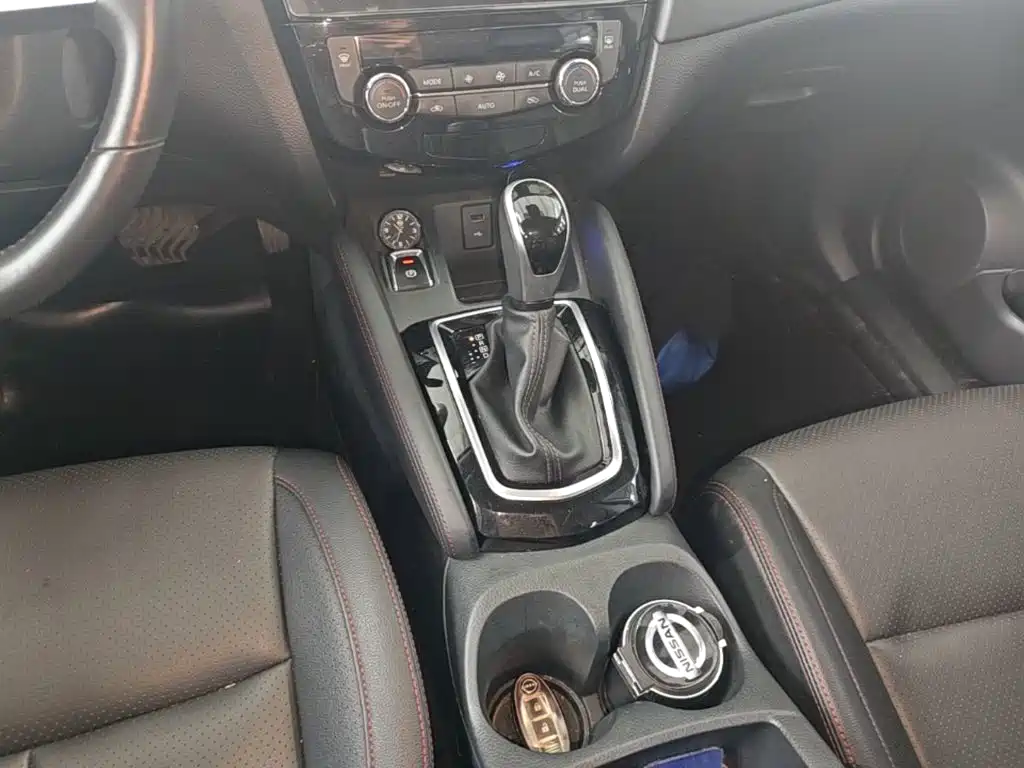 Nissan Qashqai — миниатюра 14