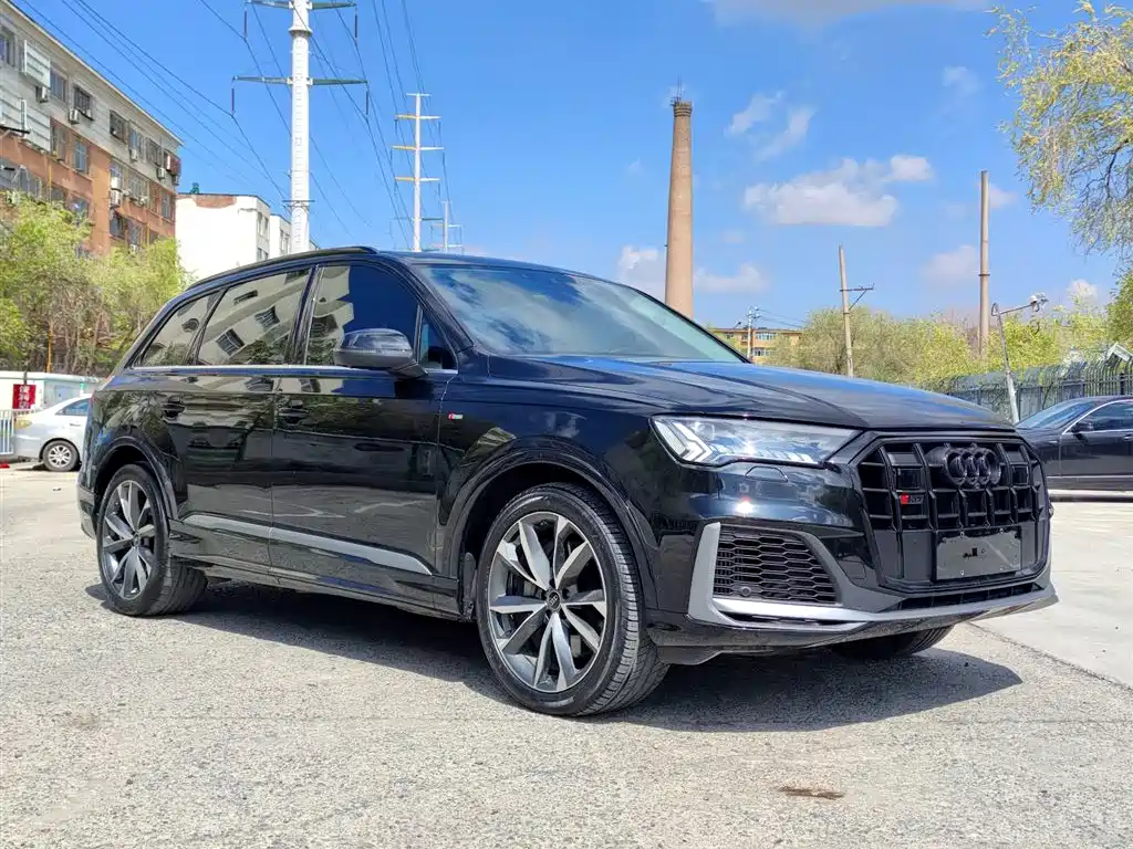 Audi Q7 2023 55 TFSI quattro S line Sport