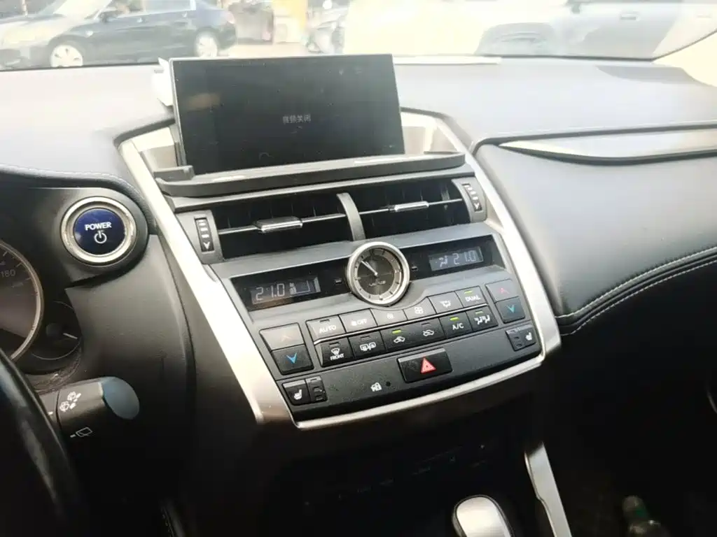 Lexus NX — миниатюра 18