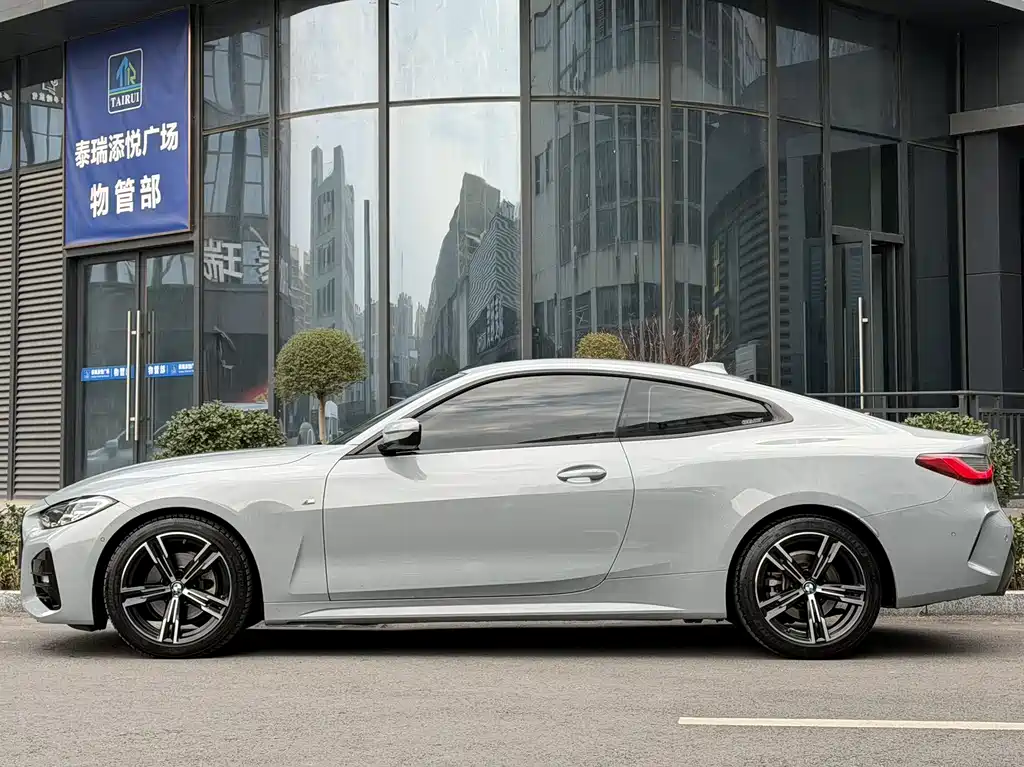BMW 4 SERIES
